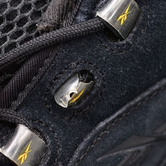 REEBOK KIDS YOUTH 7 QUESTION BASKETBALL SNEAKERS MID BLACK GOLD IVERSON ID9293 - Picture 9 of 12